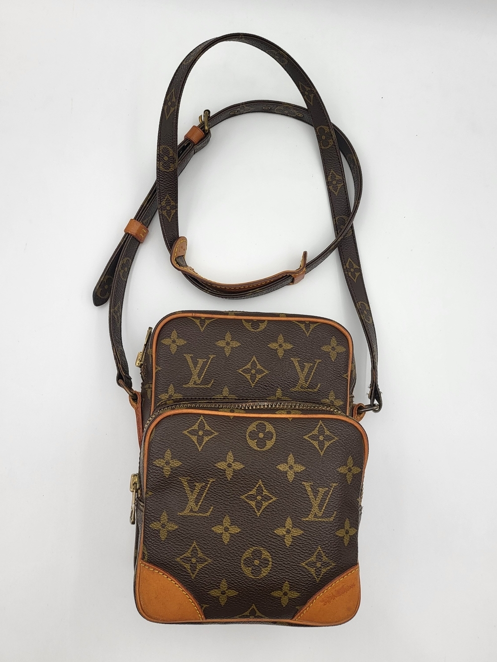 Louis Vuitton Monogram Amazone Crossbody Bag..Authentic,,Vintage 1984..